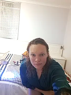 redsparrowXxXx online show from 02/18/25, 06:37