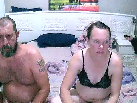 redsparrowXxXx online show from 02/11/26, 07:03