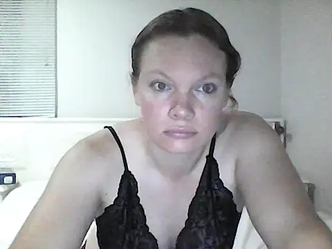 redsparrowXxXx online show from 02/21/25, 06:48