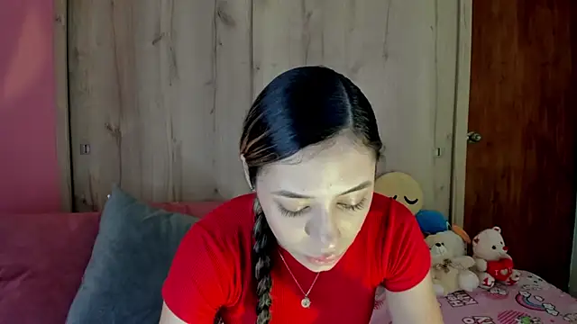 Snapshot of TANIA_06 chatting on 06/17/26, 01:21 TANIA 06 online show from 06/17/26, 01:21