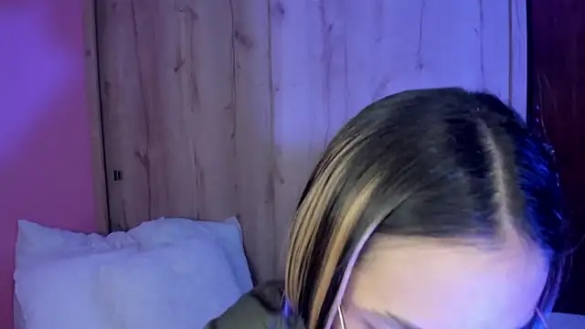 Snapshot of TANIA_06 chatting on 05/21/26, 01:19 TANIA 06 online show from 05/21/26, 01:19