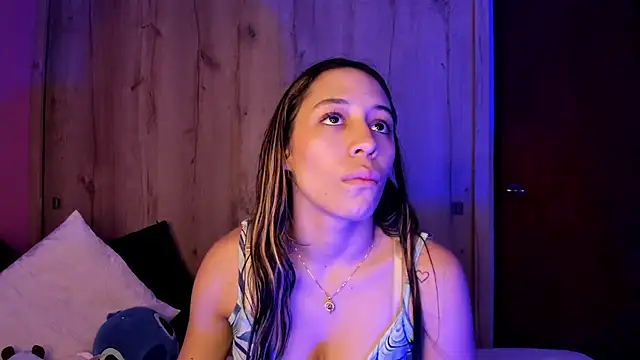 Snapshot of TANIA_06 chatting on 04/23/26, 01:13 TANIA 06 online show from 04/23/26, 01:13