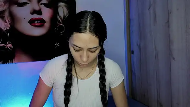 TANIA 06 online show from 10/23/25, 01:10