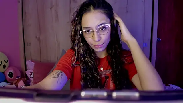 Snapshot of TANIA_06 chatting on 06/12/26, 01:20 TANIA 06 online show from 06/12/26, 01:20