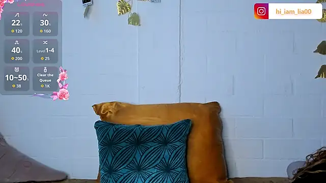 LiaHansson online show from 10/29/25, 05:12