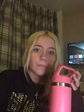 Snapshot of Blondie_Sofia_Essexbabe chatting on 03/17/25, 11:57 Blondie Sofia Essexbabe online show from 03/17/25, 11:57