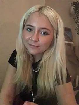 Snapshot of Blondie_Sofia_Essexbabe chatting on 10/16/25, 08:39 Blondie Sofia Essexbabe online show from 10/16/25, 08:39