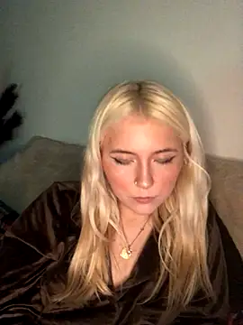 Blondie Sofia Essexbabe online show from 12/17/25, 11:32