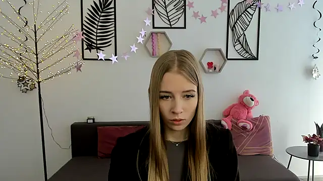 Snapshot of AnnNorriss chatting on 02/18/25, 08:16 AnnNorriss online show from 02/18/25, 08:16