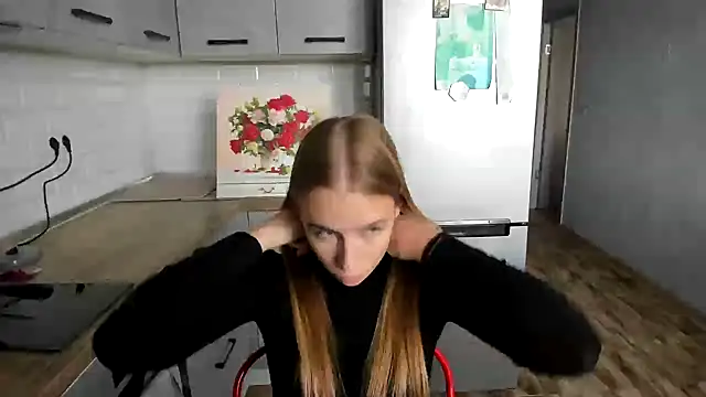 Snapshot of AnnNorriss chatting on 10/15/25, 12:35 AnnNorriss online show from 10/15/25, 12:35
