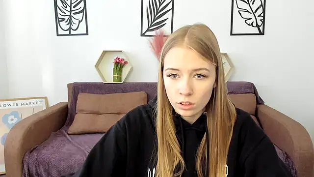 Snapshot of AnnNorriss chatting on 03/19/25, 10:44 AnnNorriss online show from 03/19/25, 10:44