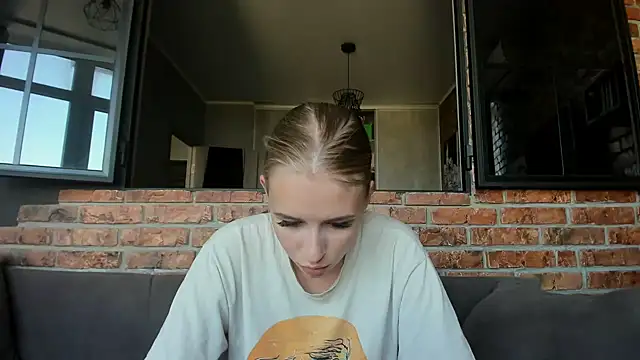 Snapshot of AnnNorriss chatting on 09/08/25, 02:16 AnnNorriss online show from 09/08/25, 02:16