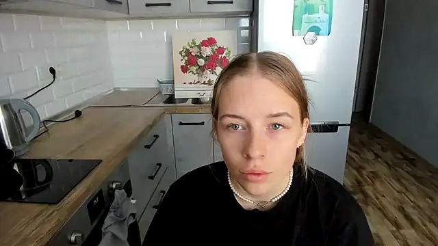 Snapshot of AnnNorriss chatting on 10/20/25, 10:38 AnnNorriss online show from 10/20/25, 10:38