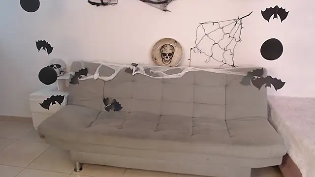 emily-777 online show from 10/31/25, 10:23