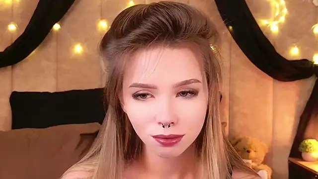 Sierra Fane online show from 12/21/25, 10:50