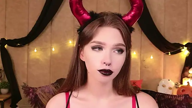 Sierra Fane online show from 10/31/25, 06:10