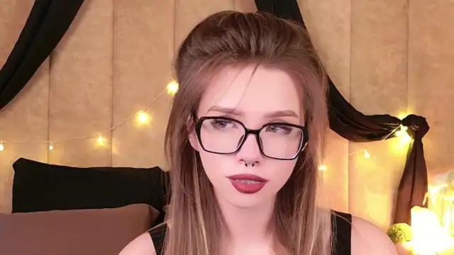 Sierra Fane online show from 12/14/25, 11:05