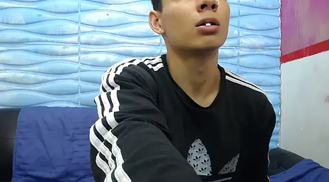 seigfried0 online show from 02/20/25, 06:57