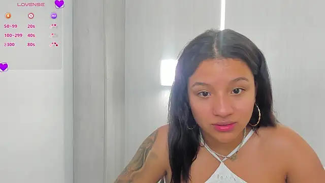 nahomi blade online show from 03/04/25, 03:00