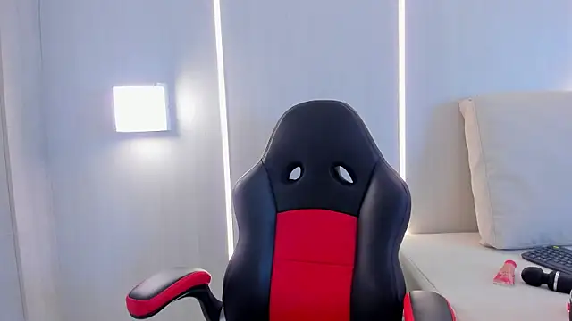 nahomi blade online show from 02/22/25, 03:36