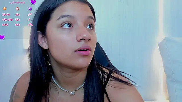 nahomi blade online show from 03/11/25, 04:41