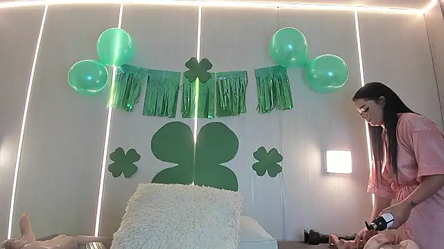 sasha riverss online show from 03/17/26, 07:39