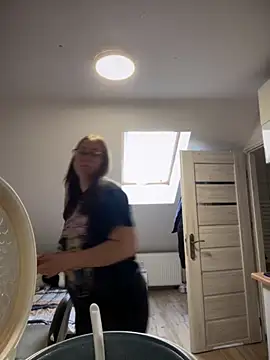 Snapshot of May_Alisa chatting on 10/11/25, 02:51 May Alisa online show from 10/11/25, 02:51