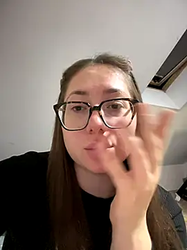 Snapshot of May_Alisa chatting on 09/28/25, 06:59 May Alisa online show from 09/28/25, 06:59