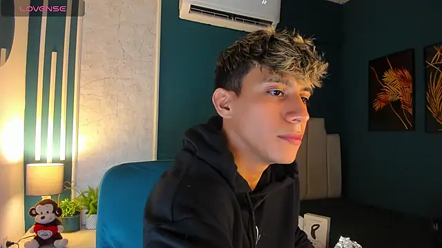 Allex Cano online show from 03/10/25, 03:45