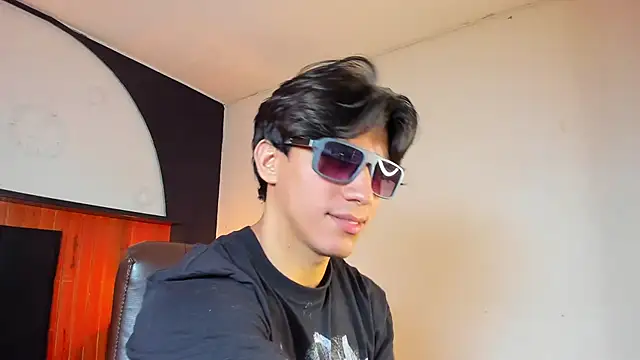 Allex Cano online show from 04/15/26, 07:58