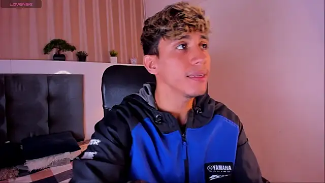 Allex Cano online show from 03/18/25, 12:06