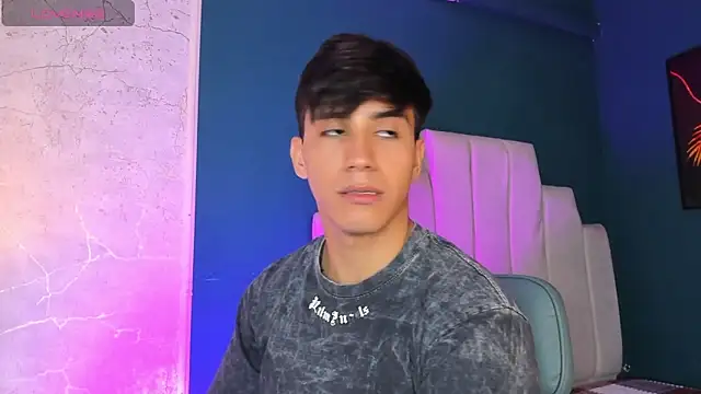 Allex Cano online show from 12/16/25, 03:44