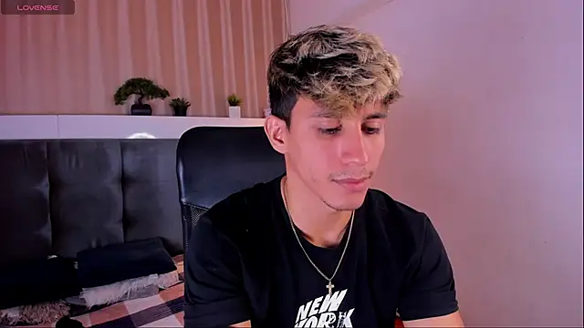 Allex Cano online show from 03/18/25, 03:12