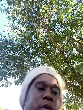 Deshay30 online show from 10/31/25, 04:14