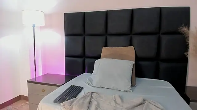 Zamira Taylor online show from 03/19/26, 12:54