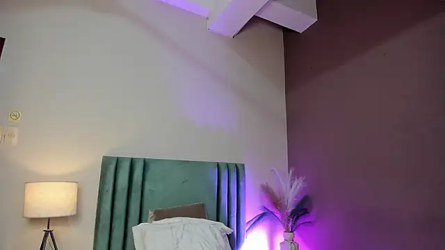 Zamira Taylor online show from 04/09/26, 06:19