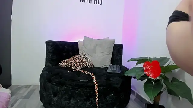Snapshot of Zamira_Taylor chatting on 03/07/25, 01:53 Zamira Taylor online show from 03/07/25, 01:53
