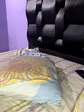 Snapshot of Albany13 chatting on 01/13/26, 01:09 Albany13 online show from 01/13/26, 01:09