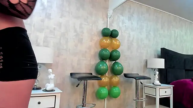 NahomyCarther online show from 03/30/26, 11:06