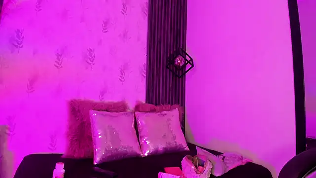 NahomyCarther online show from 06/30/26, 10:54