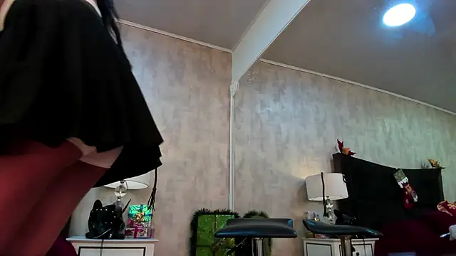 NahomyCarther online show from 12/23/25, 06:02