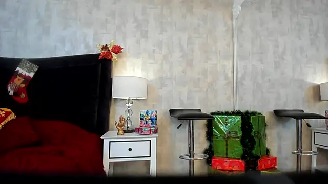 Snapshot of NahomyCarther chatting on 12/18/25, 03:55 NahomyCarther online show from 12/18/25, 03:55