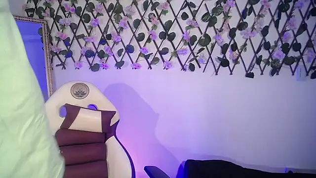 Snapshot of aron_and_paula chatting on 03/22/25, 03:09 aron and paula online show from 03/22/25, 03:09