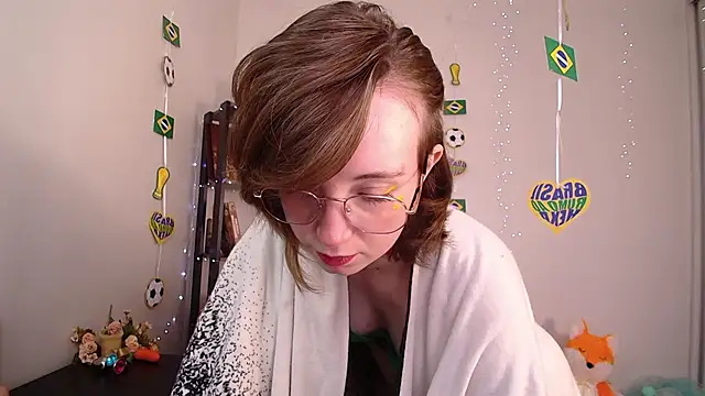 Elise Nyx online show from 06/19/26, 01:28