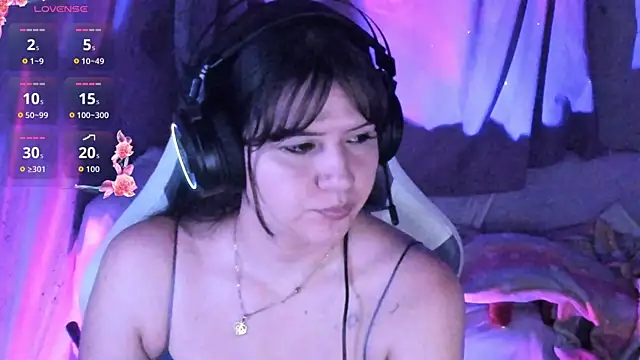 Snapshot of brii69 chatting on 10/15/25, 12:31 brii69 online show from 10/15/25, 12:31