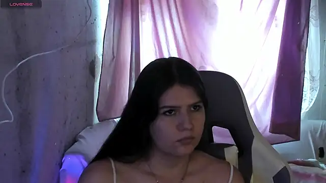 Snapshot of brii69 chatting on 10/16/25, 09:23 brii69 online show from 10/16/25, 09:23