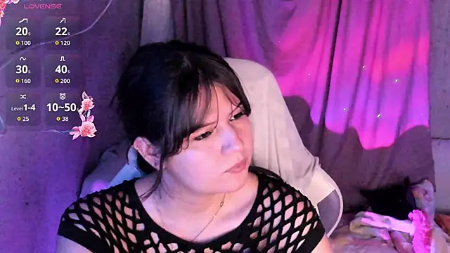 Snapshot of brii69 chatting on 10/22/25, 02:33 brii69 online show from 10/22/25, 02:33