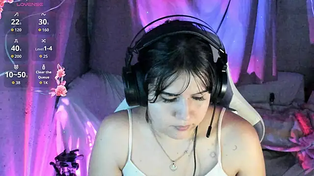 Snapshot of brii69 chatting on 10/15/25, 11:13 brii69 online show from 10/15/25, 11:13