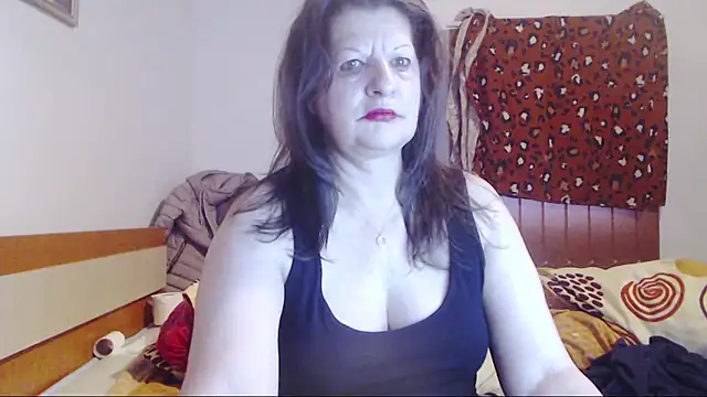 Snapshot of ExtasyMature chatting on 01/06/26, 06:28 ExtasyMature online show from 01/06/26, 06:28