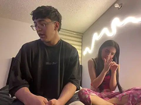 DesireLuxe online show from 03/12/26, 07:45